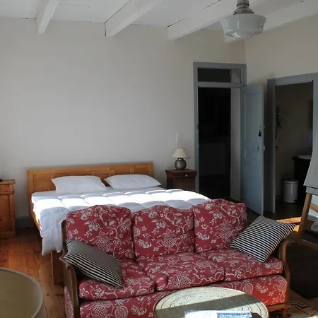 L'ancienne Ecole Bed and breakfast Vernassal